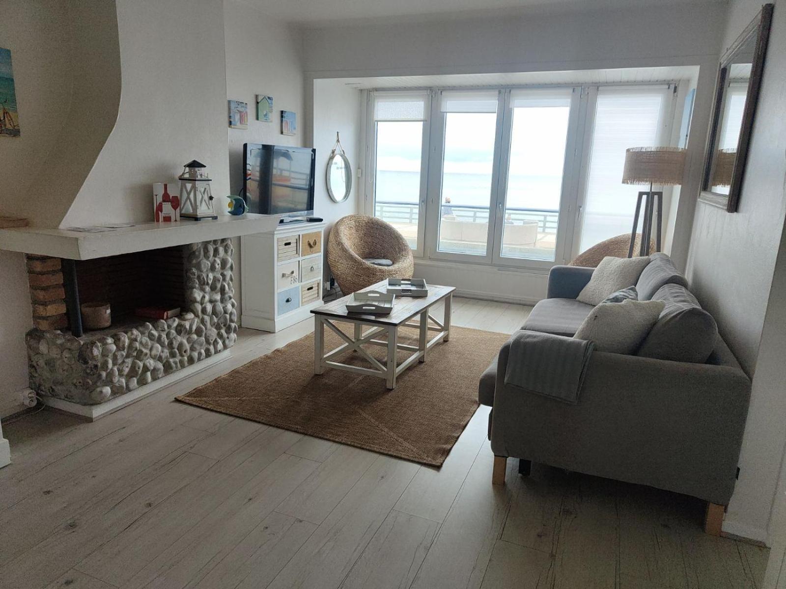 Sea View 2 Room Apartment 50M2 Etretat Bagian luar foto